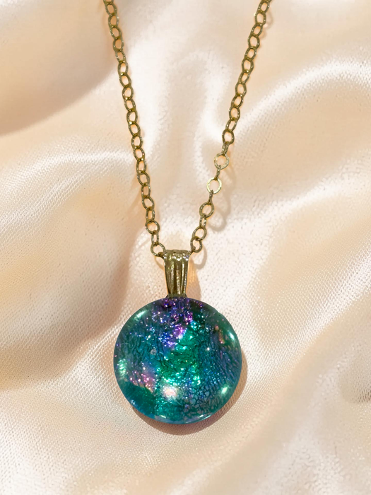 gold moana pendant (flat-oval chain)