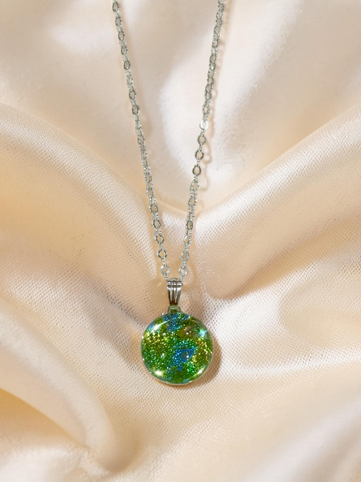 silver honu pendant (flat-oval chain)