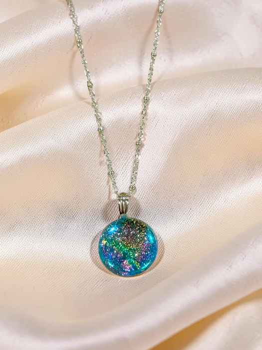 silver moana pendant (satellite bead chain)