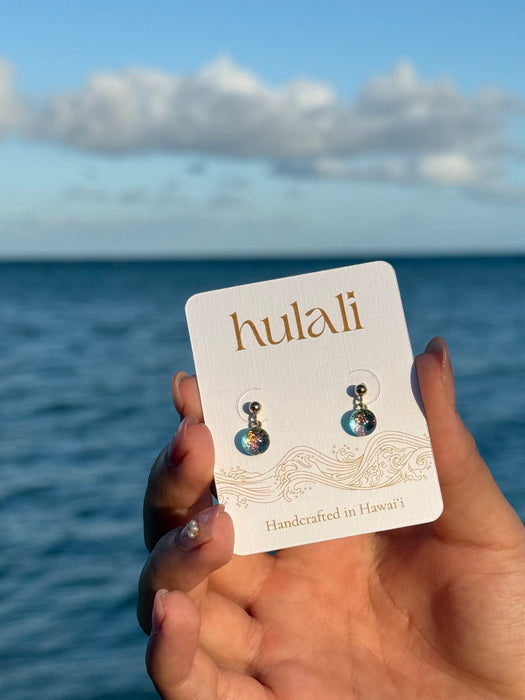gold stud earrings - moana