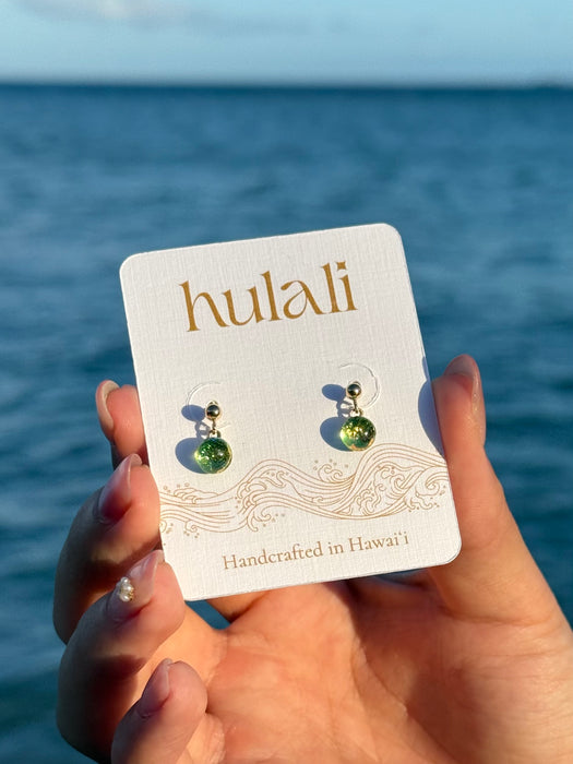gold stud earrings - honu
